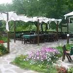 Troyan Plaza ホテル 4*