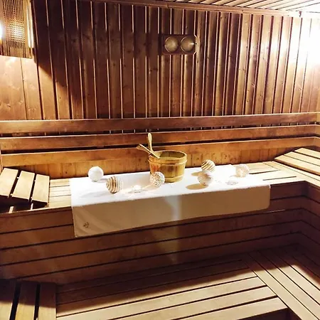 плаза Хотел